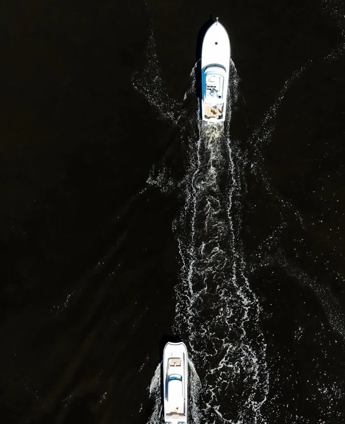 Front Runner 55 Catamaran stern and outboards